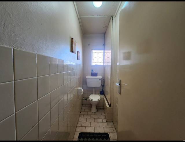 2 BEDROOM FLAT FOR SALE IN THREE RIVERS PROPER
